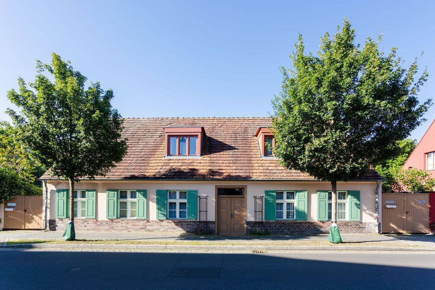 Historic weaver’s house in Potsdam-Babelsberg – stylishly renovated with three residential units, 14482 Potsdam (Babelsberg Nord Babelsberg Süd Klein Glienicke)