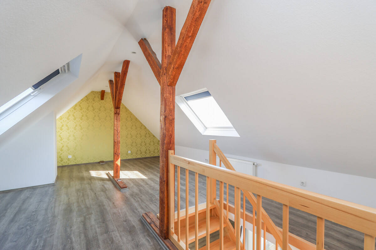Charmante Maisonettewohnung mit modernem Wohnkomfort, Balkon und Garage in Glehn, 41352 Korschenbroich