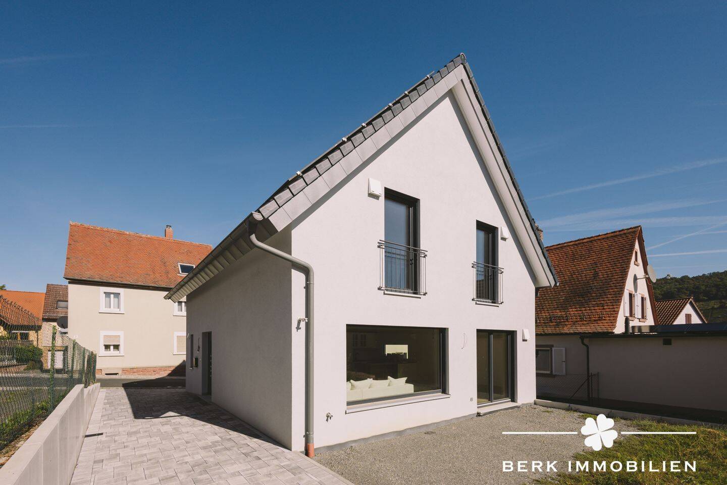BERK Immobilien – Neuwertiges Einfamilienhaus zum Wohlfühlen in Klingenberg-Trennfurt, 63911 Klingenberg a. Main