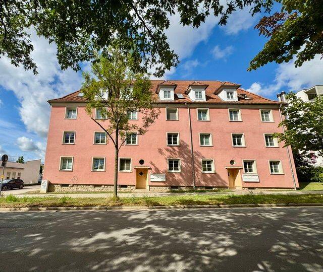 Gepflegte 3-Zimmer-Erdgeschosswohnung in Weimar mit guter Bus- & Bahnanbindung, 99427 Weimar