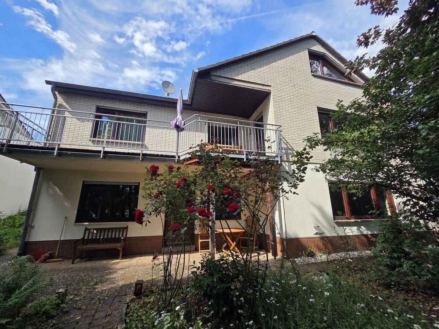 Freistehendes Wohnhaus mit Einliegerwohnung in sonniger Toplage von Konz / Niedermennig, 54329 Konz
