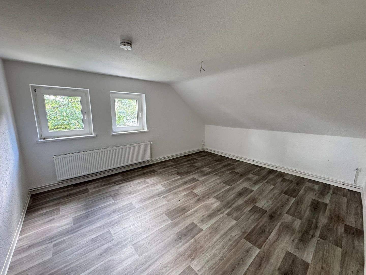 Schöne Dachgeschosswohnung (2.OG) – Tageslichtbad mit Dusche, 38678 Clausthal-Zellerfeld