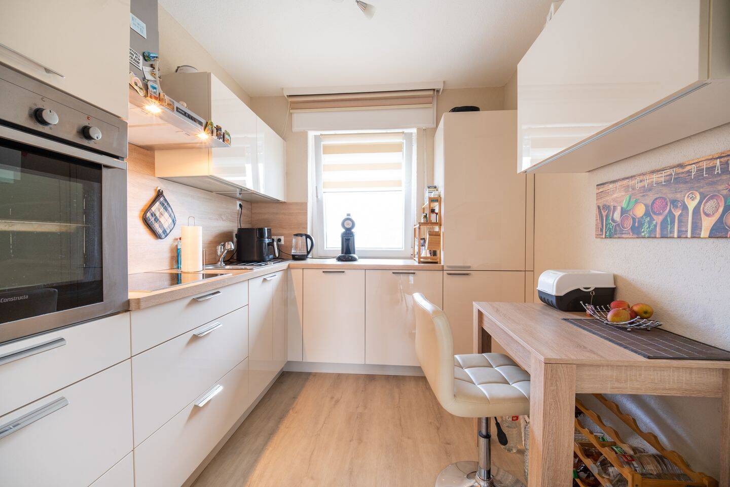 Helle 3-Zimmer-Wohnung mit Süd-Loggia und eigener Garage in Bad Salzuflen, 32107 Bad Salzuflen