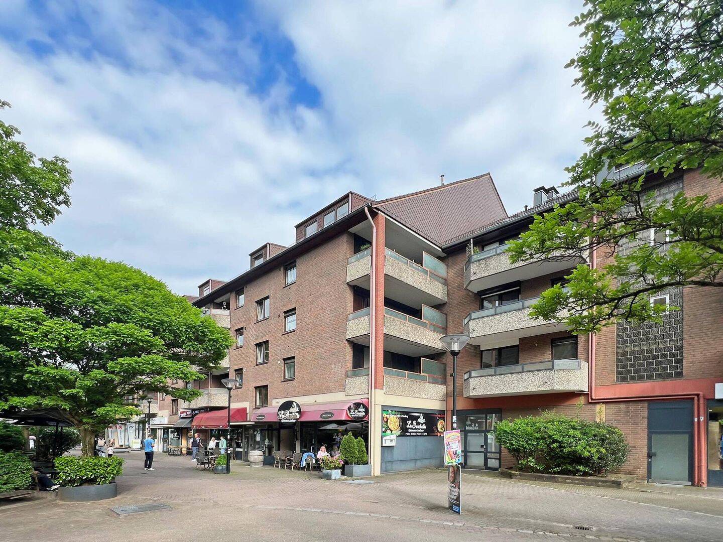 Urbanes Wohnen im lebendigen, grünen Zentrum von Niendorf mit zwei Balkonen & TG-Stellplatz, 22455 Hamburg (Eimsbüttel Niendorf Schnelsen)