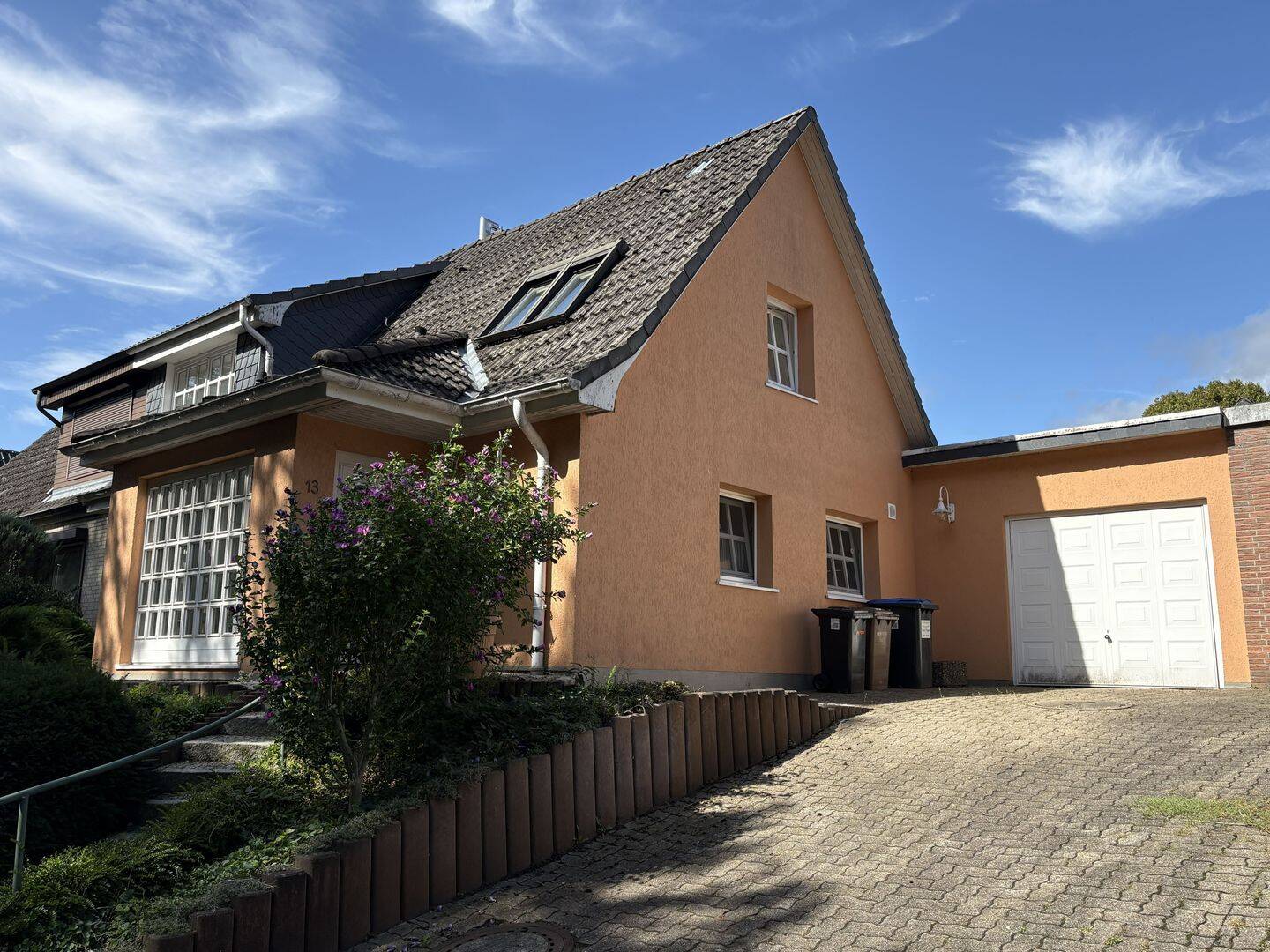 Großzügige Doppelhaushälfte mit 5 Zimmern und viel Platz in Lübeck-Rangenberg, 23569 Lübeck (Kücknitz Travemünde)