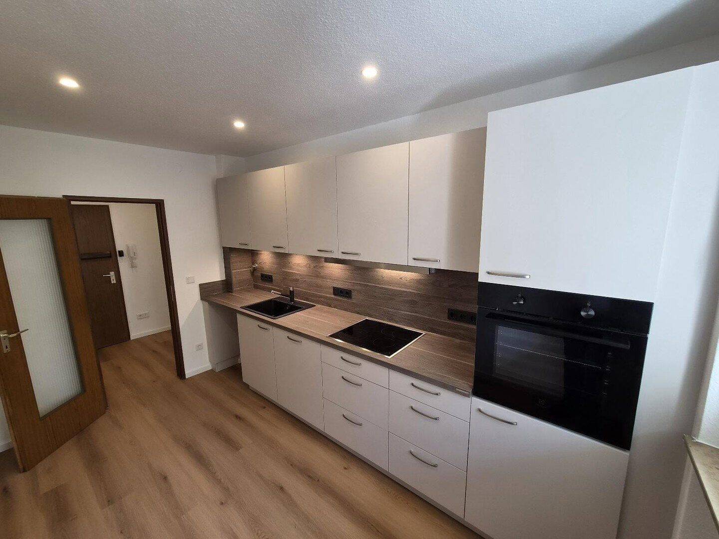 Frisch renovierte 2-Zimmer-Wohnung in Erlangen-Frauenaurach mit Einbauküche, 91056 Erlangen
