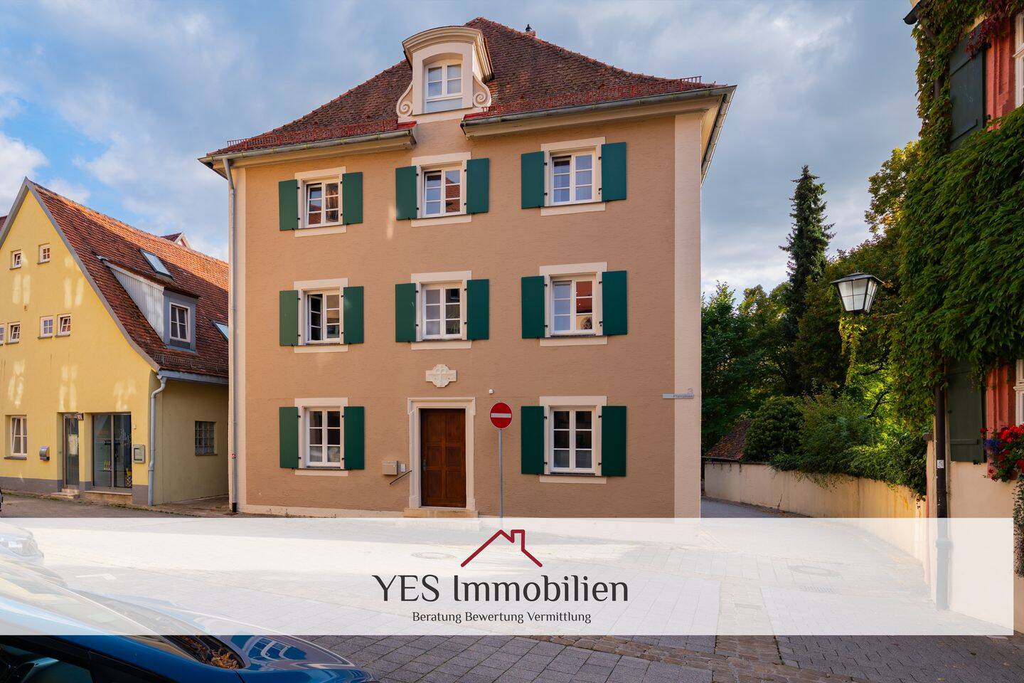 Altstadtflair trifft Luxus: Hochwertige, modern sanierte Maisonettewohnung in Weißenburg, 91781 Weißenburg i. Bay.