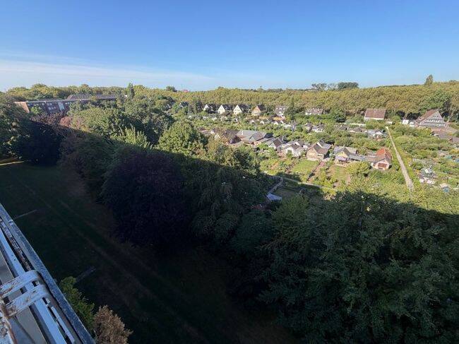 4,5 Zimmer-Wohnung mit Balkon und Fernblick ins Grüne in 47226 Duisburg „Nähe Volkspark“, 47226 Duisburg (Bergheim Hochemmerich Rheinhausen-Mitte)