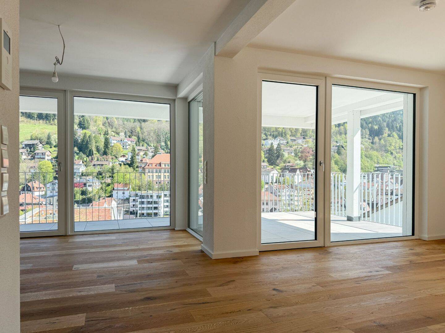 Traumhafte Aussicht trifft auf moderne Architektur, 75323 Bad Wildbad