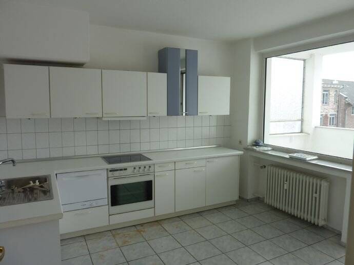 City-Wohnung ! Helle Wohnung mit großer Wohnküche, EBK und großem Balkon mit schönem Ausblick, 40215 Düsseldorf (Friedrichstadt)