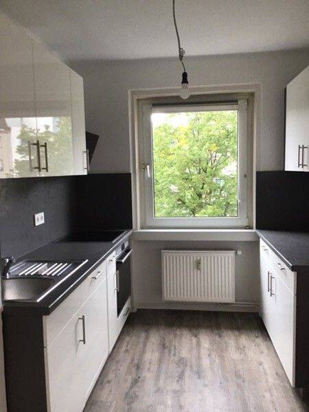 Für Sie renoviert! 2-Zimmer-Wohnung in mit Einbauküche, 90459 Nürnberg