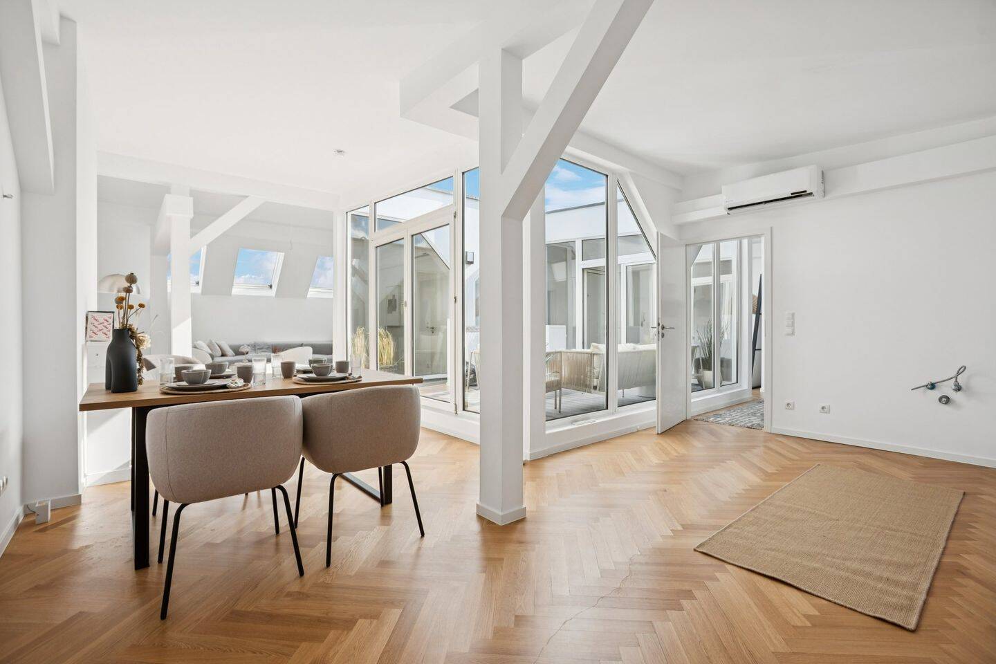 Wohnen im schönsten Stuckaltbau der Straße – Dachgeschoss mit Atrium & Aufzug, 10777 Berlin (Charlottenburg-Wilmersdorf Schöneberg Wilmersdorf)