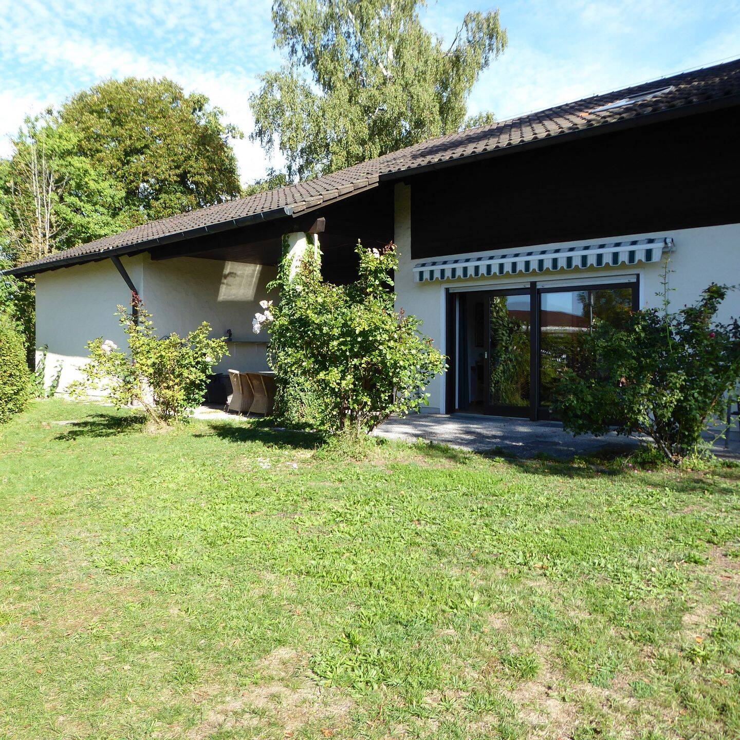 Zentral und sonnig gelegene 3,5 Zimmer Terrassenwohnung in Waging am See zu vermieten !, 83329 Waging a. See (Waging am See)