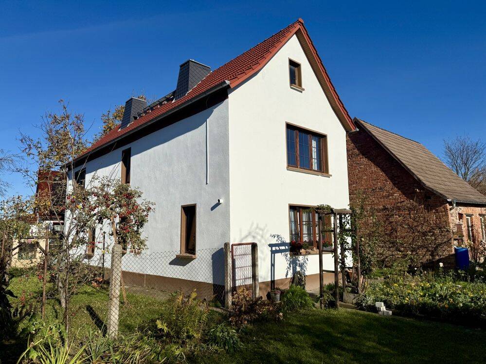 Zwei attraktive Einfamilienhäuser in Erfurt-Büßleben, 99098 Erfurt