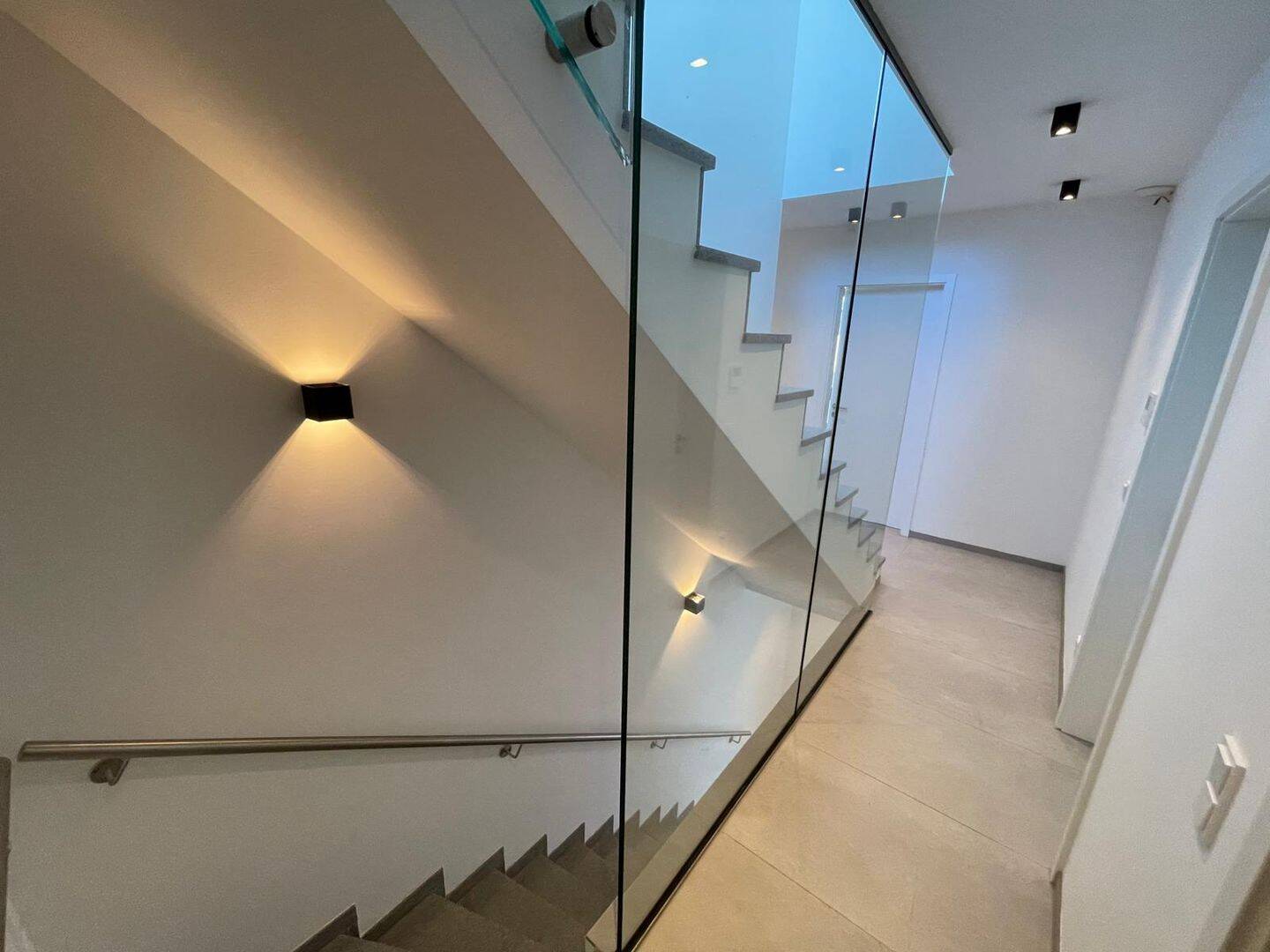 Attraktive Penthouse-Wohnung mit Dachterrasse in ruhiger Lage von Baesweiler, 52499 Baesweiler