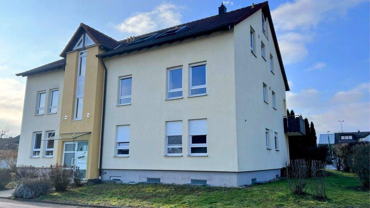 SCHÖNE 2-ZIMMERWOHNUNG MIT TERRASSE UND GARTEN, 74831 Gundelsheim