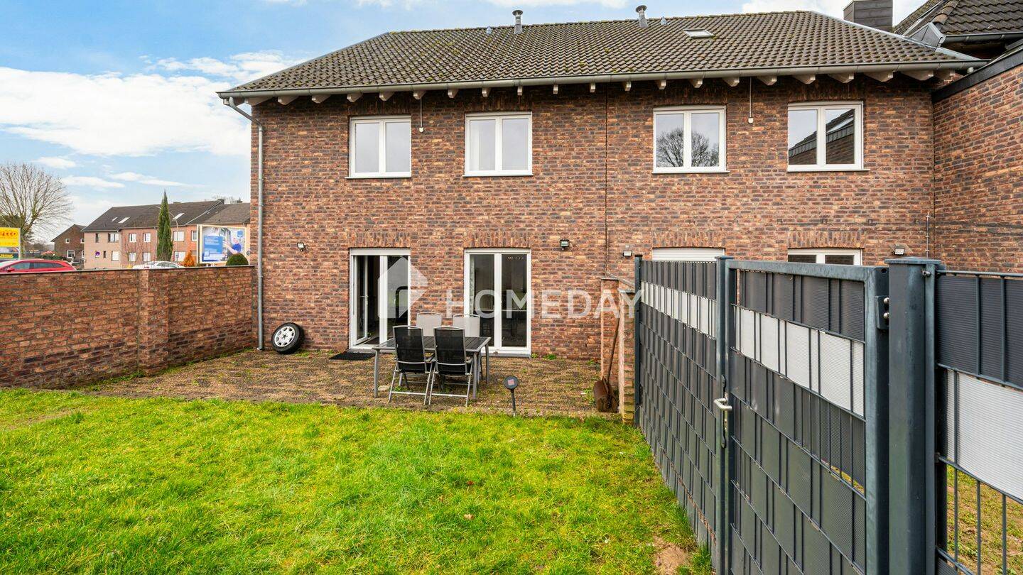 Reihenendhaus mit großer Terrasse, Garten und Garage in Übach-Palenberg, 52531 Übach-Palenberg