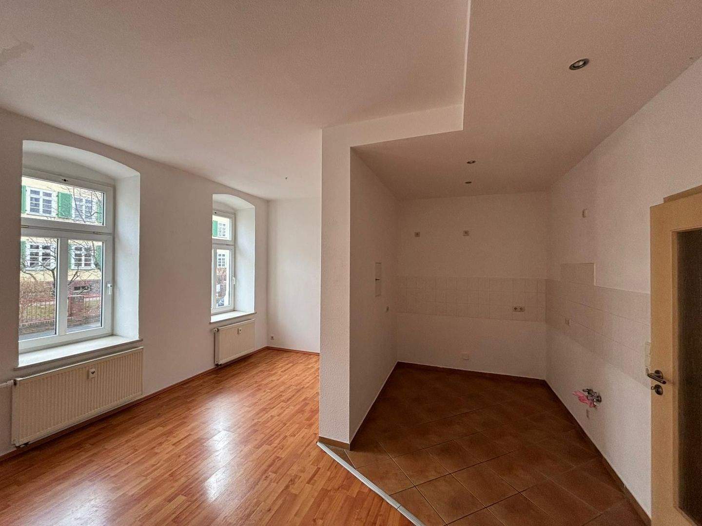*** Helle 2-Zimmer-Wohnung mit offener Küche in Döbeln ***, 4720 Döbeln