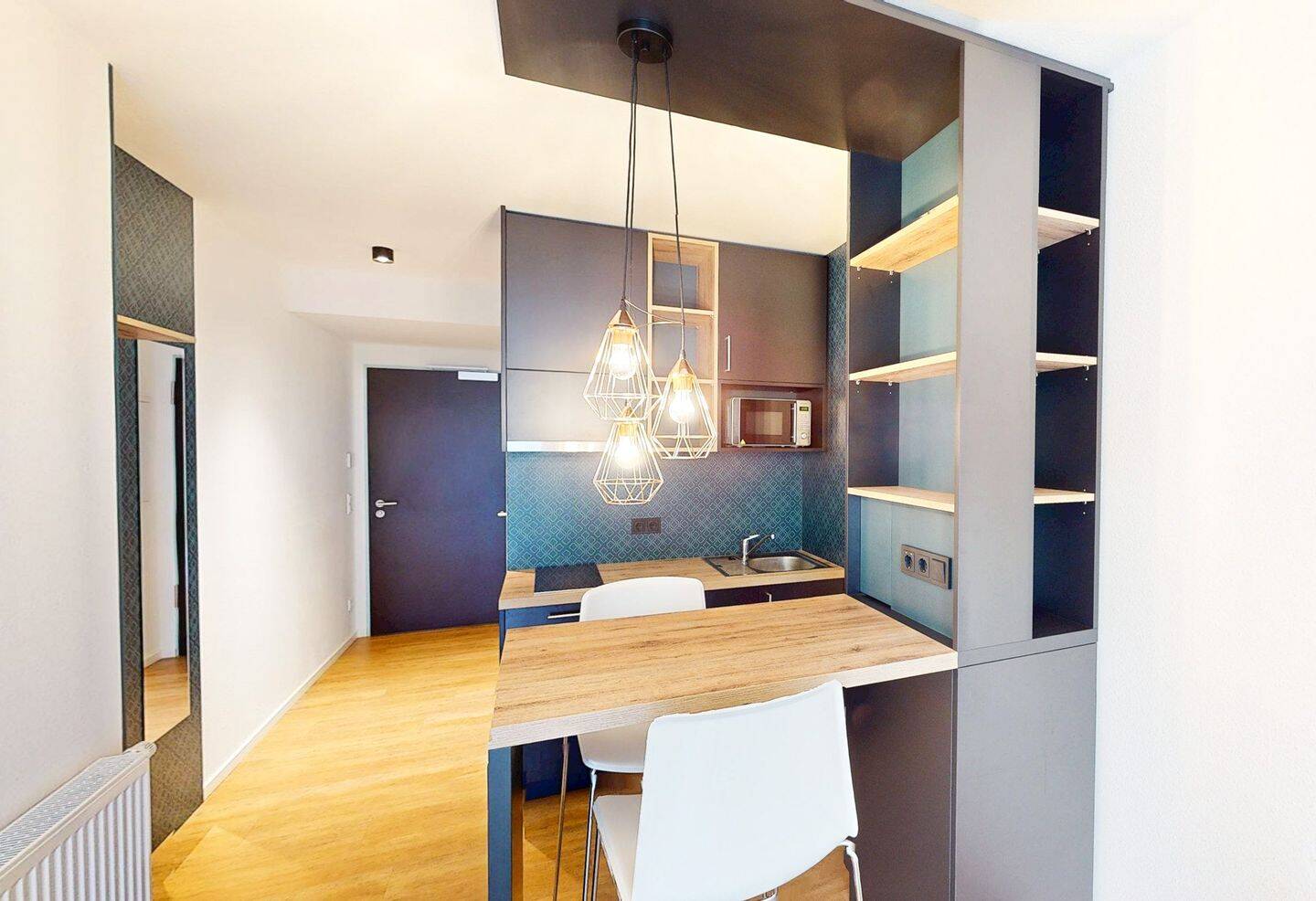 Helle 1-Zimmer-Wohnung mit geschmackvoller Möblierung, 60528 Frankfurt am Main (Niederrad Sachsenhausen Schwanheim)