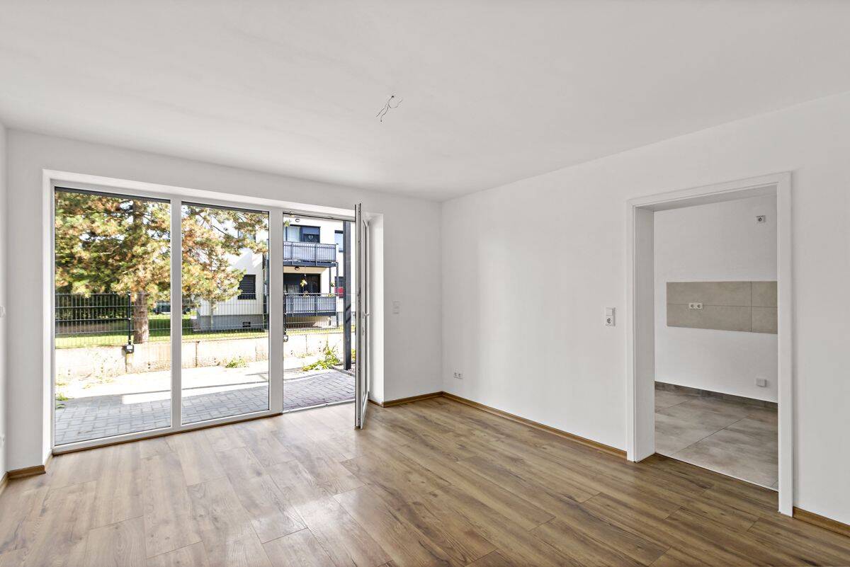Nicht lange zu haben, 3 Raum Wohnung in Bitterfeld mit Terrasse!, 6749 Bitterfeld-Wolfen