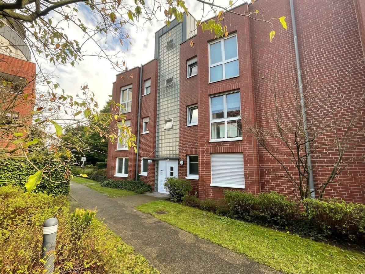 Mit Aufzug, Tiefgarage und zwei Balkonen – 4-Zimmer-Eigentumswohnung in St. Mauritz, 48155 Münster