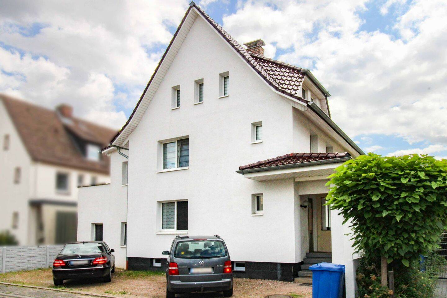Zweifamilienhaus mit großem Garten, Keller und 3 Parkplätzen in Gifhorn-Südstadt, 38518 Gifhorn
