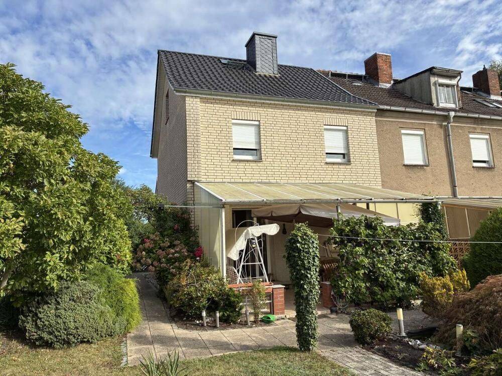 Modernisiertes Endreihenhaus in Bestlage mit Vollkeller, Spitzbodenausbau und zwei Garagen :-), 19258 Boizenburg/Elbe