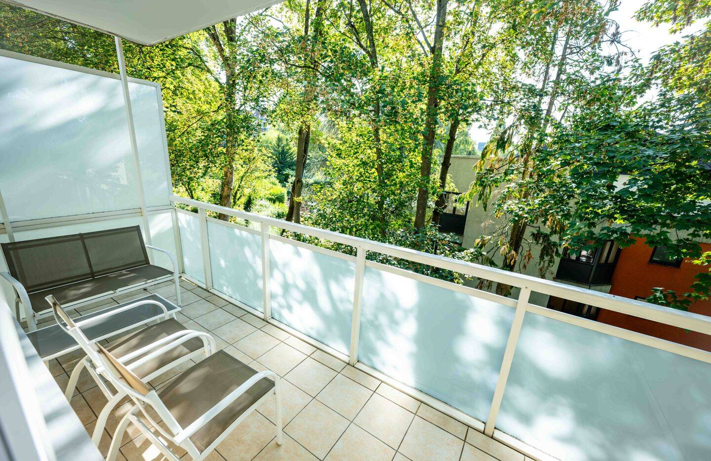 Ihr Platz ganz oben! Ca. 81 qm Wohngefühl mit Balkon, viel Ruhe und Blick ins Grüne!, 65195 Wiesbaden (Wiesbaden)