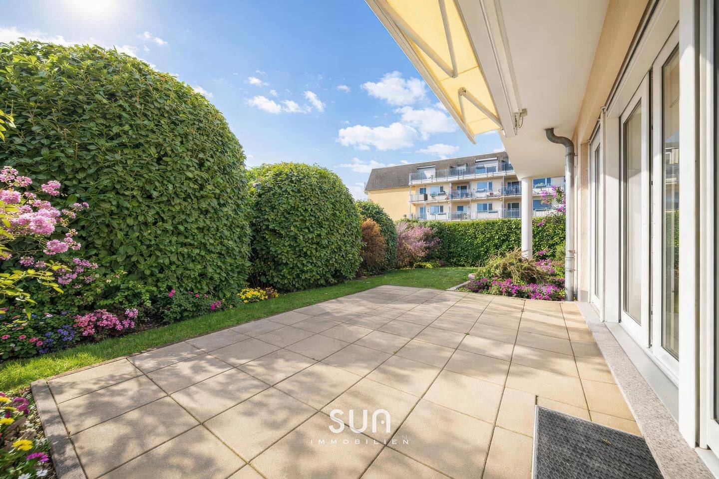 WOHNEN AM HOCHWALD MIT PRIVATGARTEN – großzügiges Haus Flair in ruhiger Lage Bad Nauheims, 61231 Bad Nauheim