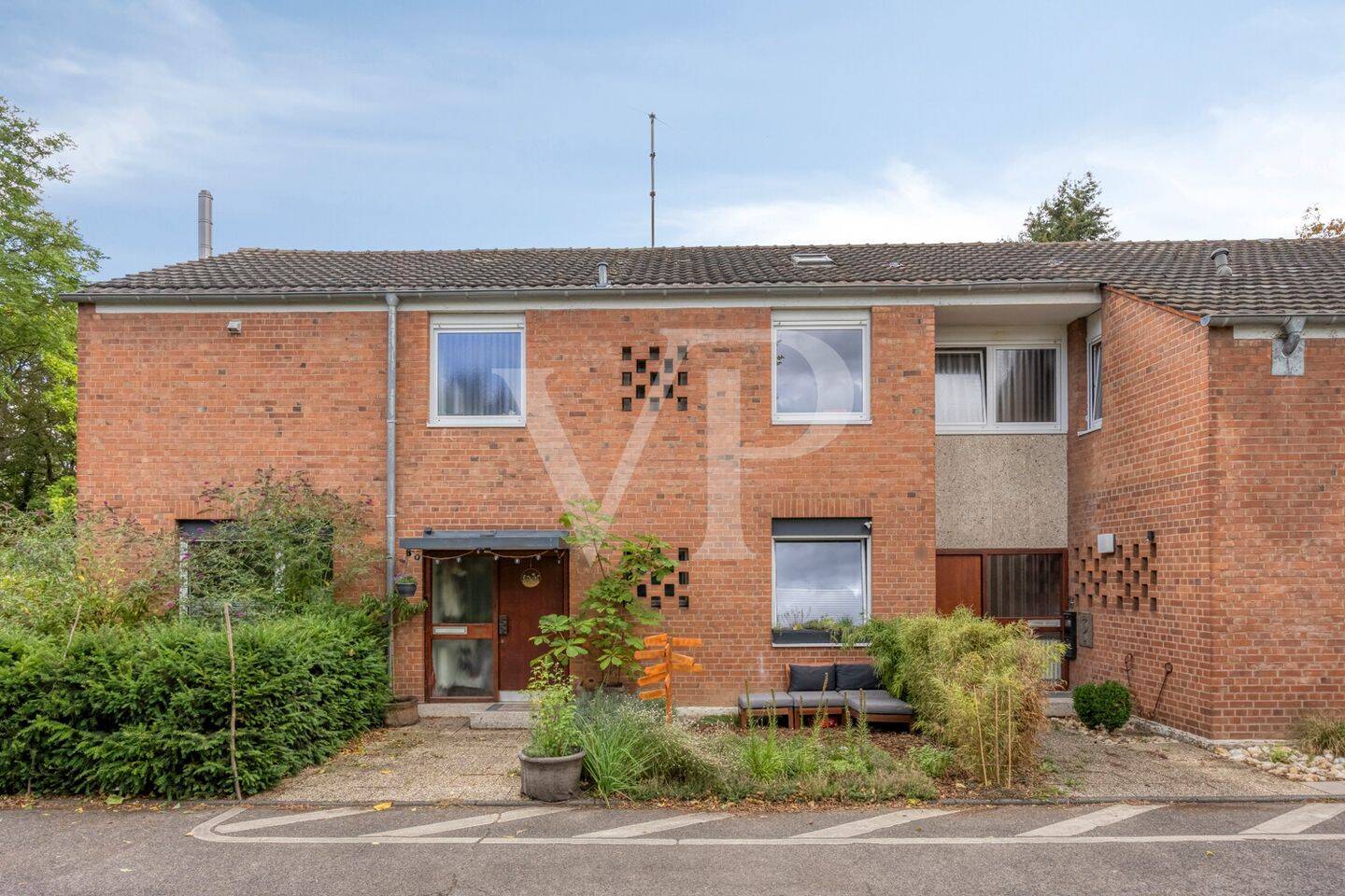 Familienfreundliche 4 Zimmer Wohnung mit Garage und Terrassenmöglichkeit, 50767 Köln (Chorweiler)