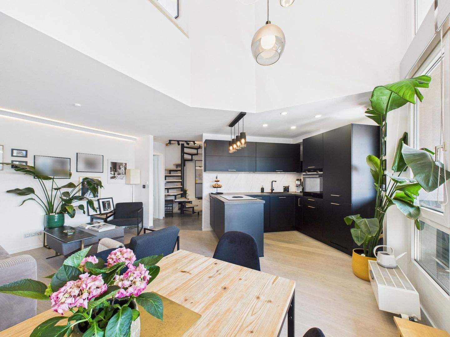 Einzigartige Maisonette auf zwei Etagen * Hochwertig modernisiert, 81927 München (Bogenhausen)