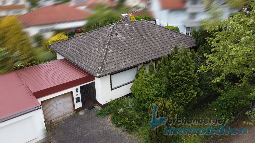 Einfamilienhaus mit Garage in schöner Siedlungslage von Plattling, 94447 Plattling