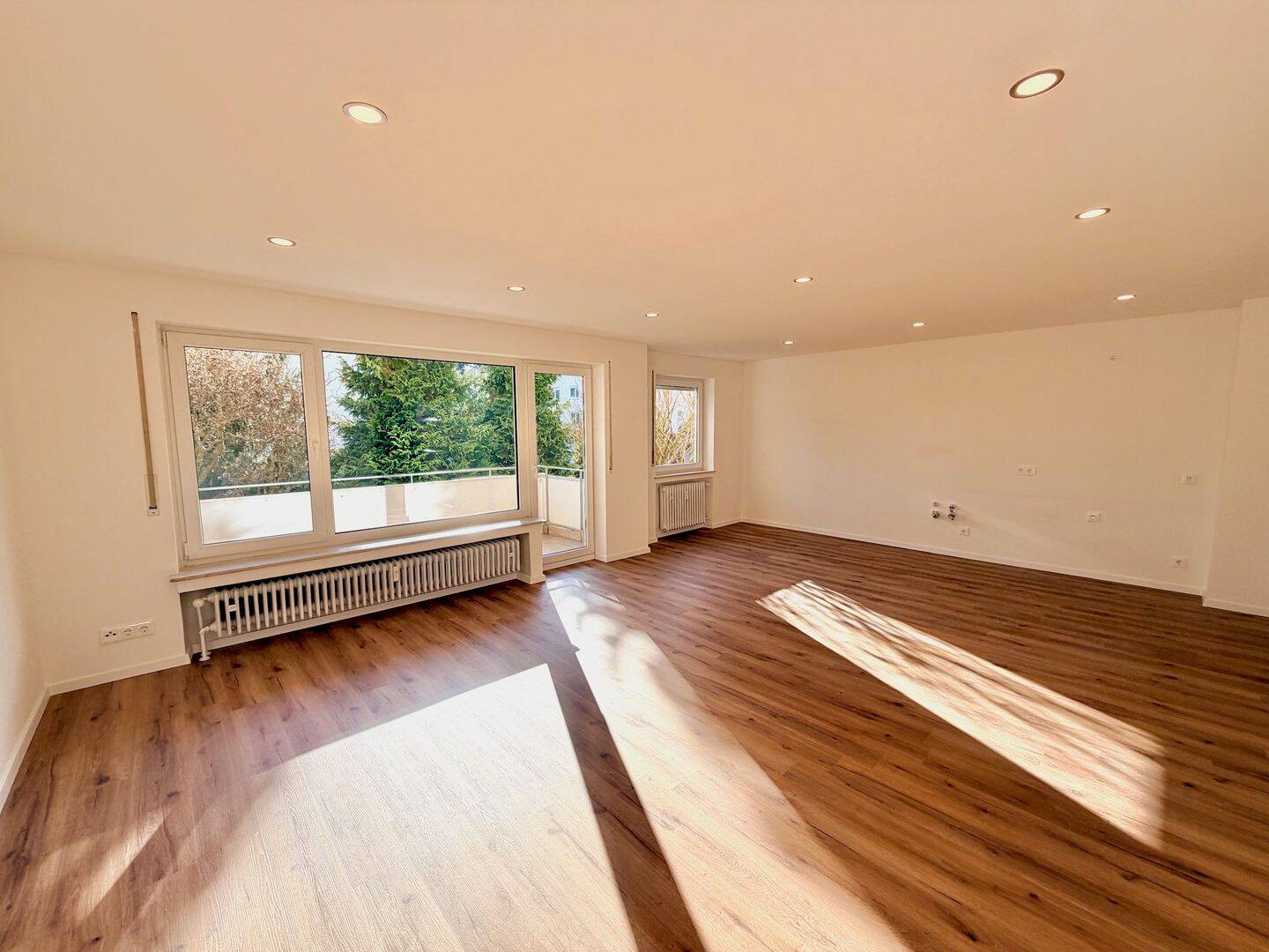 Ansprechend renovierte Wohnung in ruhiger Lage, 89233 Neu-Ulm