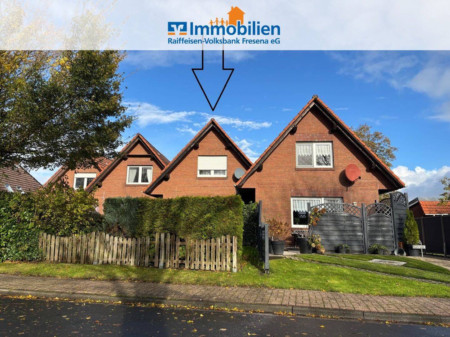 Reihenmittelhaus am Ortsrand von Hage, 26524 Hage