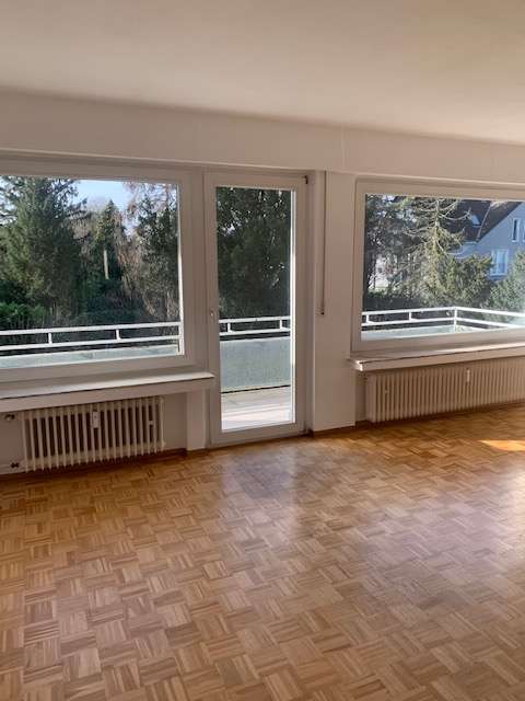 In Düsseldorf: Gepflegte, helle 3-Zimmer-Wohnung mit Balkon, 40474 Düsseldorf (Golzheim Lohausen Pempelfort Stockum)