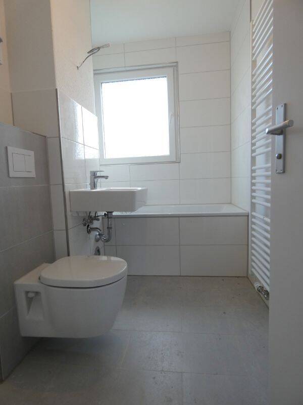 Modernisierte 3-Zi.-Whg. mit Balkon in angrenzender Nähe zu E-Haarzopf!, 45149 Essen (Fulerum Haarzopf Margarethenhöhe)
