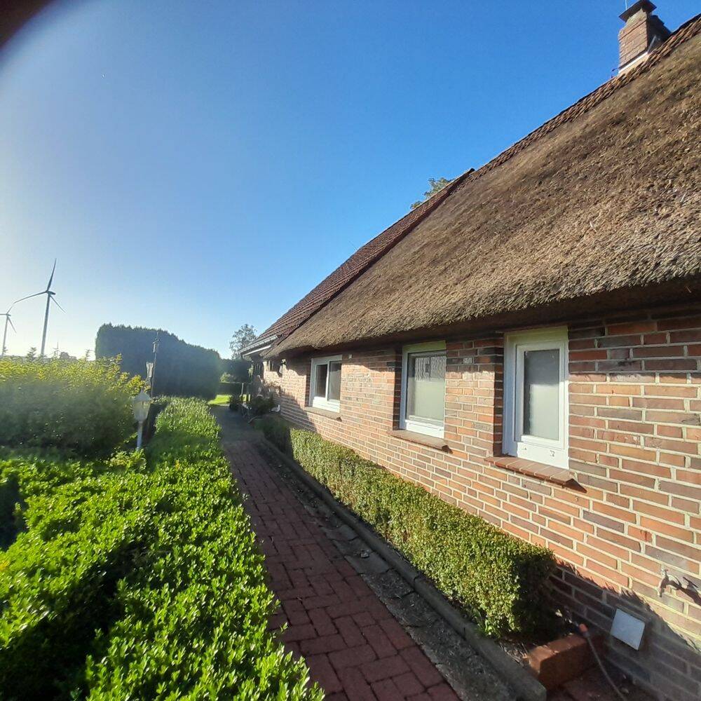 Historisches Reetdachhaus mit zwei Wohneinheiten auf großzügigem Südwestgrundstück, 26939 Ovelgönne