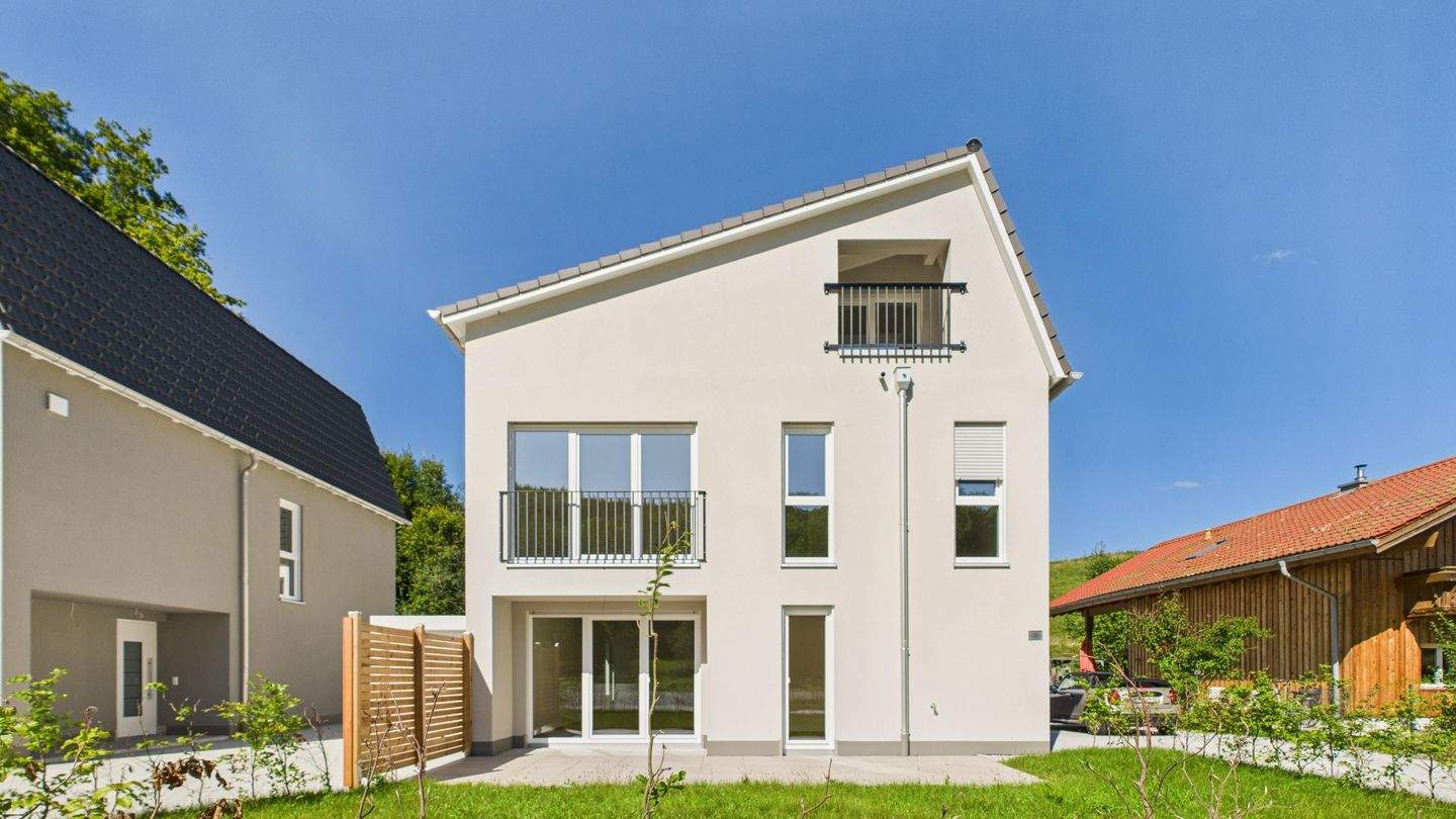 Modernes Neubau-Einfamilienhaus mit Garten in Traunstein – naturnah & stadtnah zugleich, 83278 Traunstein