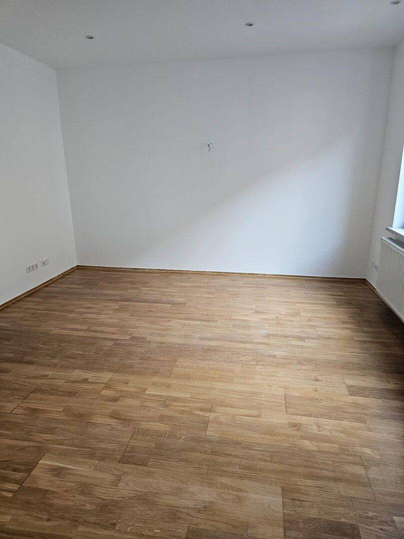 Frisch renovierte EG Wohnung mit Wintergarten in 45891 im nördlichen GE Erle, 45891 Gelsenkirchen (Erle)