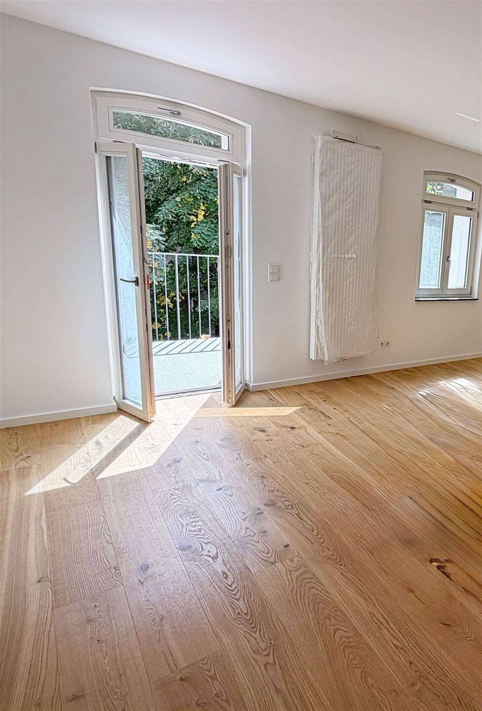 Erstbezug! Exklusive 3-Zi.-Altbauwohnung mit Balkon und EBK in Nürnberg, 90459 Nürnberg