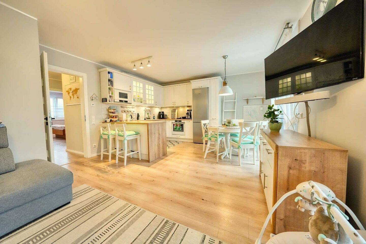 Möblierte 3-Zimmer-Wohnung nahe BER – 12–36 Monate, Balkon & Aufzug, 12529 Schönefeld