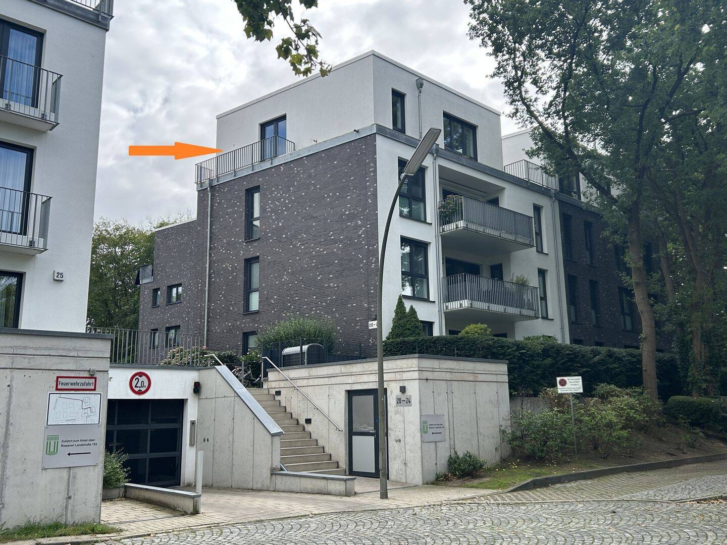 GANZ OBEN – keines Penthouse in HH-Rissen mit Dachterrasse + Tiefgarage – ein Katzensprung zur City, 22559 Hamburg (Altona Rissen)