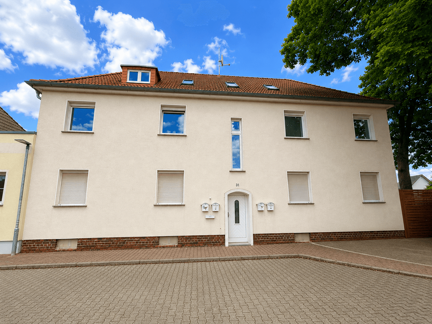 Erstbezug – Sanierte Eigentumswohnungen in beliebter Lage, 6217 Merseburg