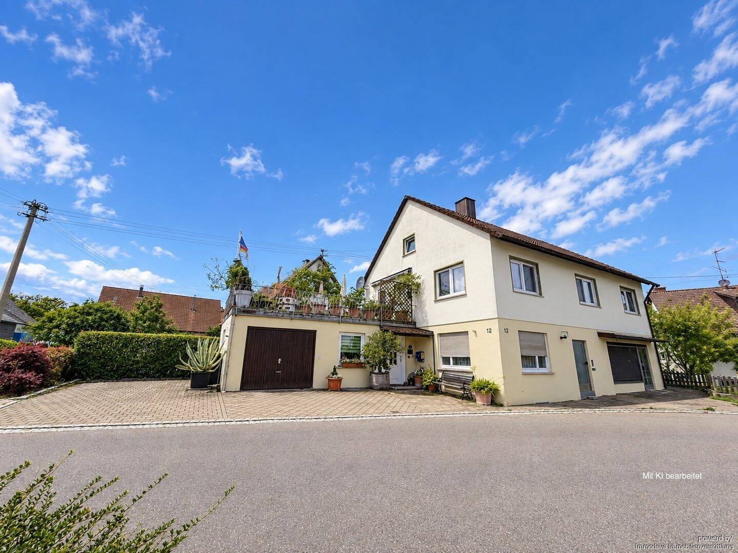 Wohnhaus mit Gewerbeeinheit Büro/Laden, 72535 Heroldstatt