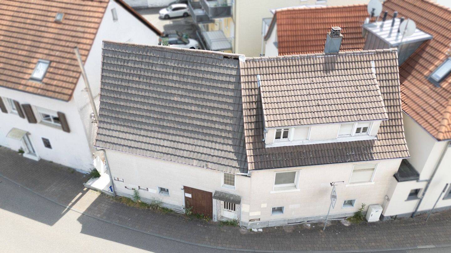 Einfamilienhaus auf Grundstück mit Entwicklungspotenzial – Abriss, Neubau oder Stellplätze möglich, 74889 Sinsheim