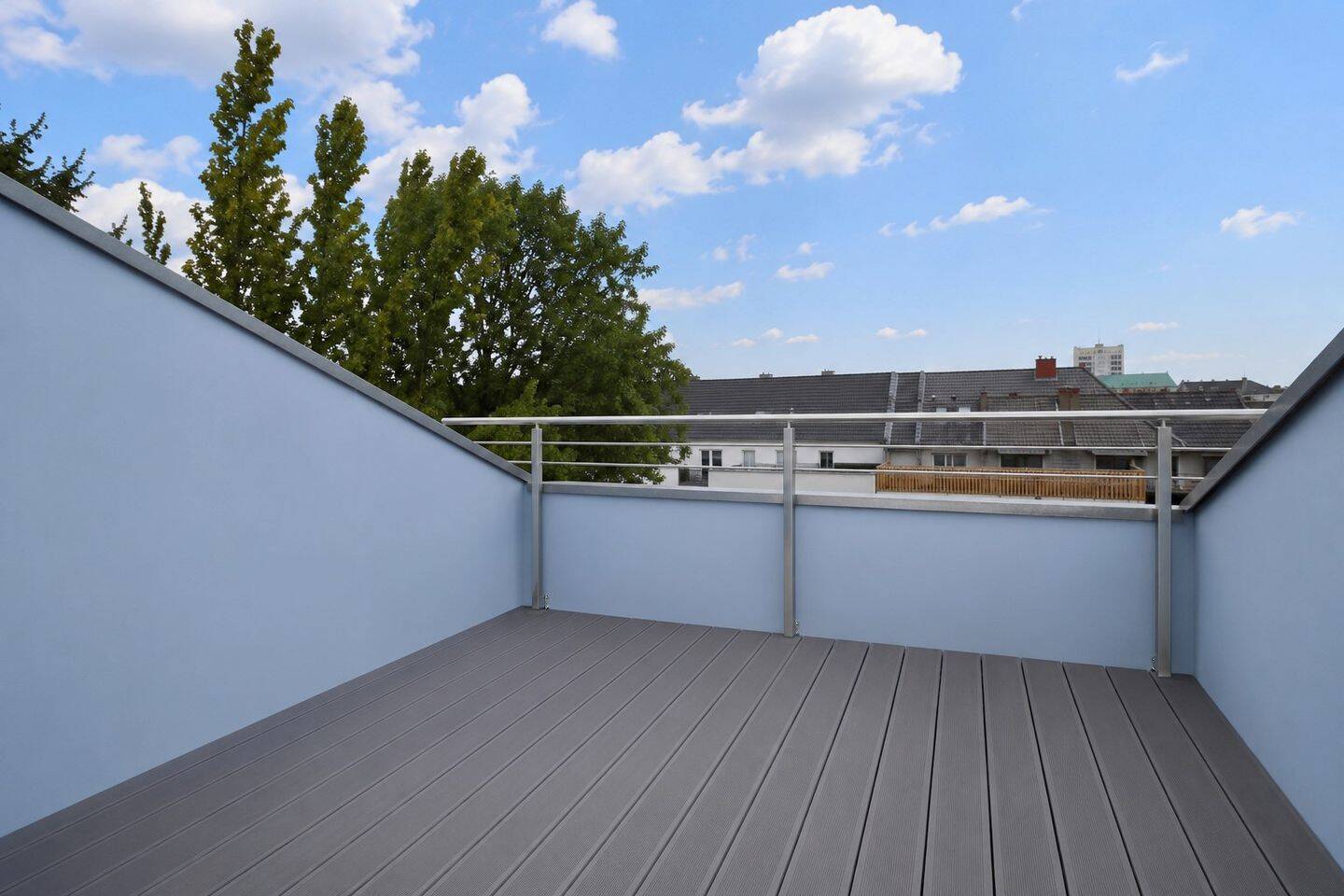 Helles 1-Zimmer-Apartment mit Einbauküche und Dachterrasse, 47798 Krefeld (Cracau Dießem/Lehmheide Inrath/Kliedbruch Kempener Feld/Baakeshof Stadtmitte)