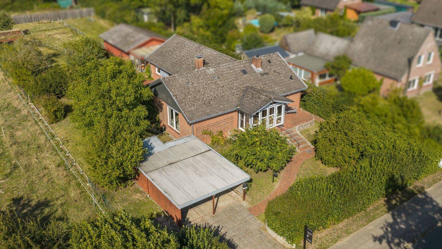 Ebenerdig wohnen & Freiheit genießen – großzügiger Bungalow in idyllischer Feldrandlage, 24626 Groß Kummerfeld