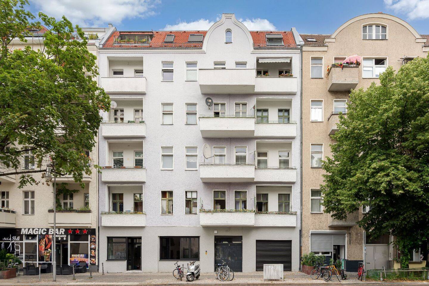 Große Maisonette-Wohnung mit zusätzlichen 48 m² Nutzfläche im Dachgeschoss, 13359 Berlin (Mitte)