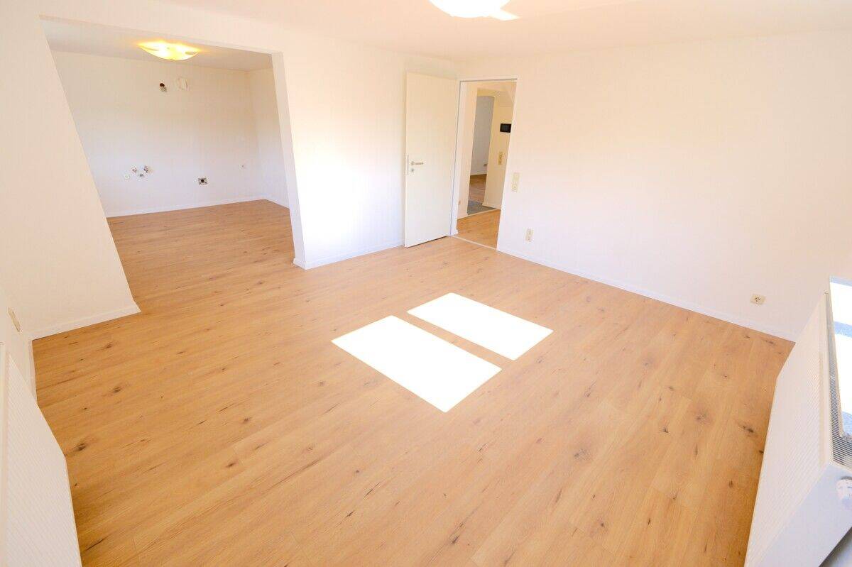 Tolle 3 Zimmer Wohnung mit Stellplatz, 89150 Laichingen