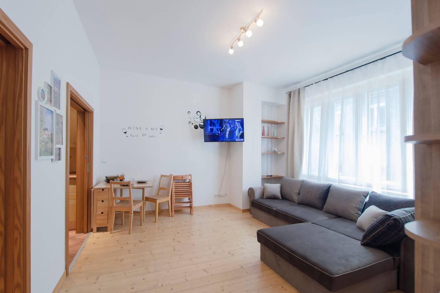 ansprechende 2-Zimmer-Wohnung in Kiel, 24148 Kiel (Ellerbek Wellingdorf)